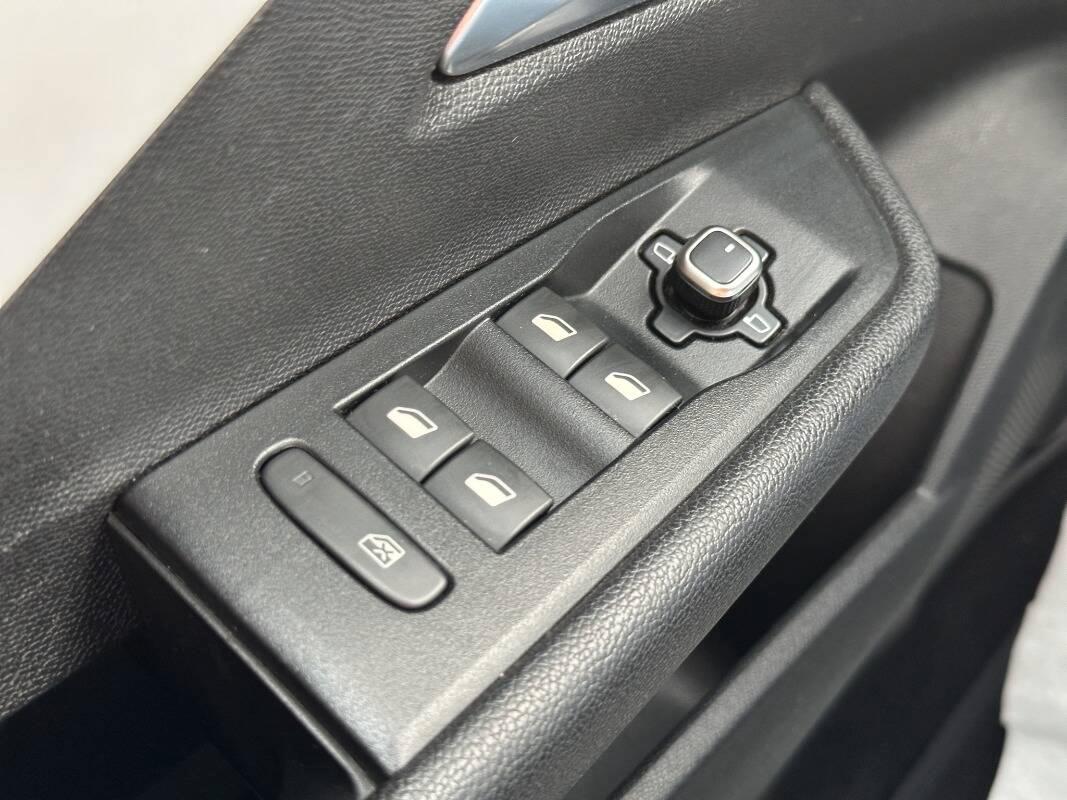 Opel Astra 1.2 t Elegance s&s 110cv CON CARPLAY