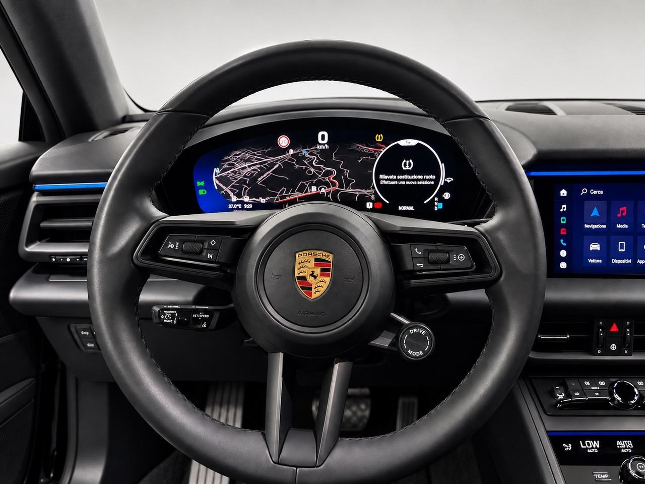 Porsche Macan EV 4