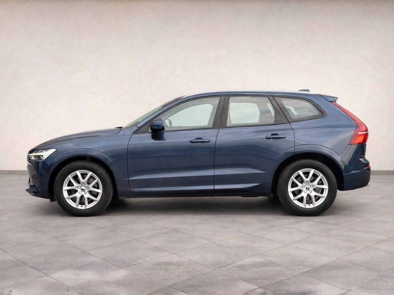 VOLVO XC60 B4 AWD MOMENTUM AUTO