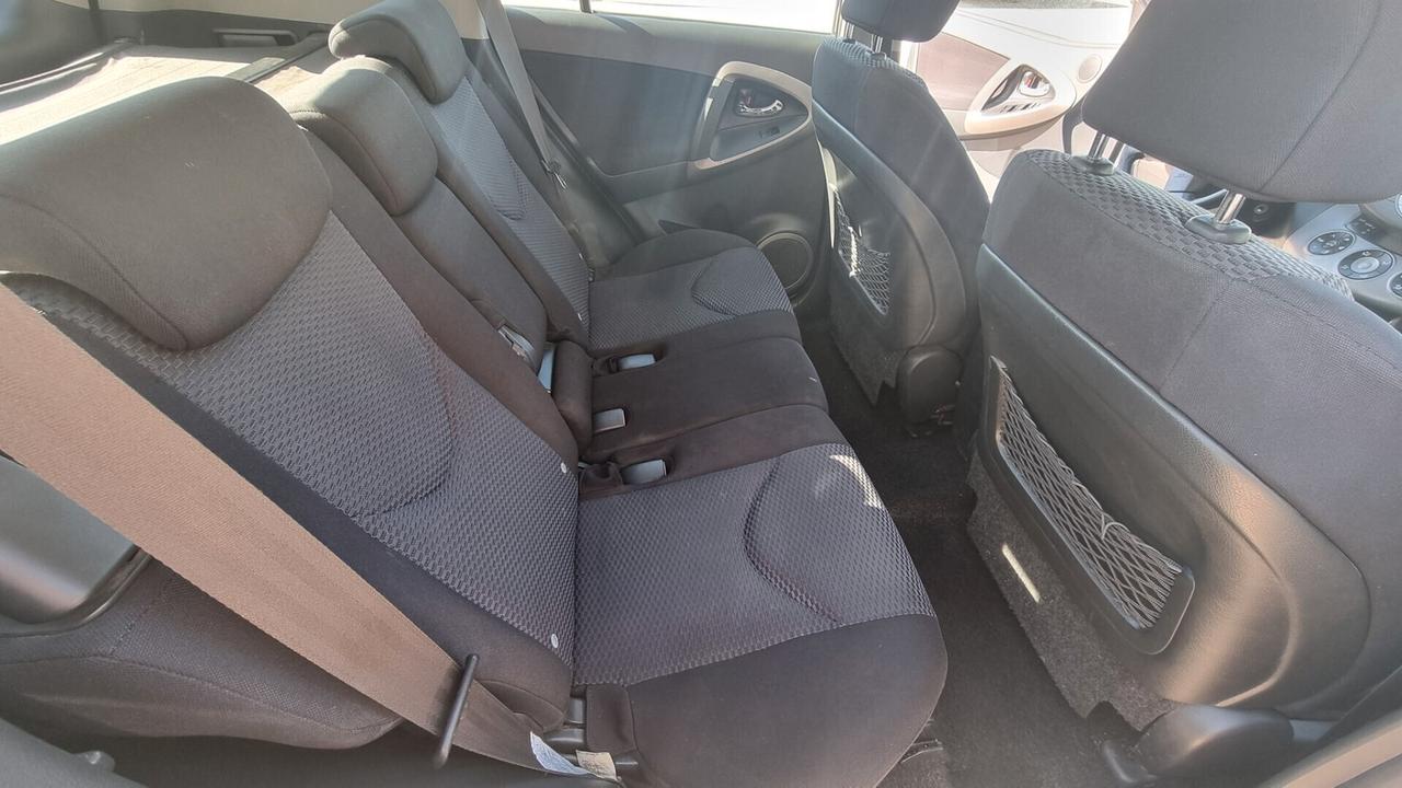 Toyota RAV 4 RAV4 2.2 D-4D 136 CV Luxury 4X4