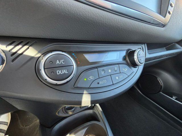TOYOTA Yaris 1.5 Hybrid 5 porte Business