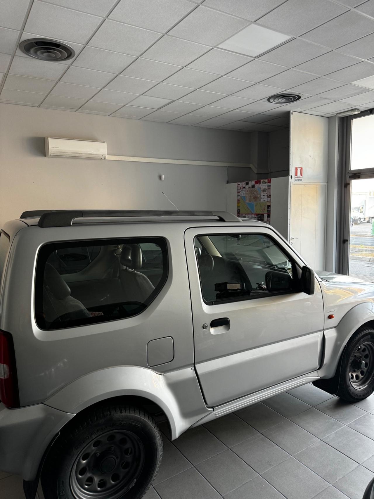 Suzuki Jimny 1.3i 16V cat 4WD JLX