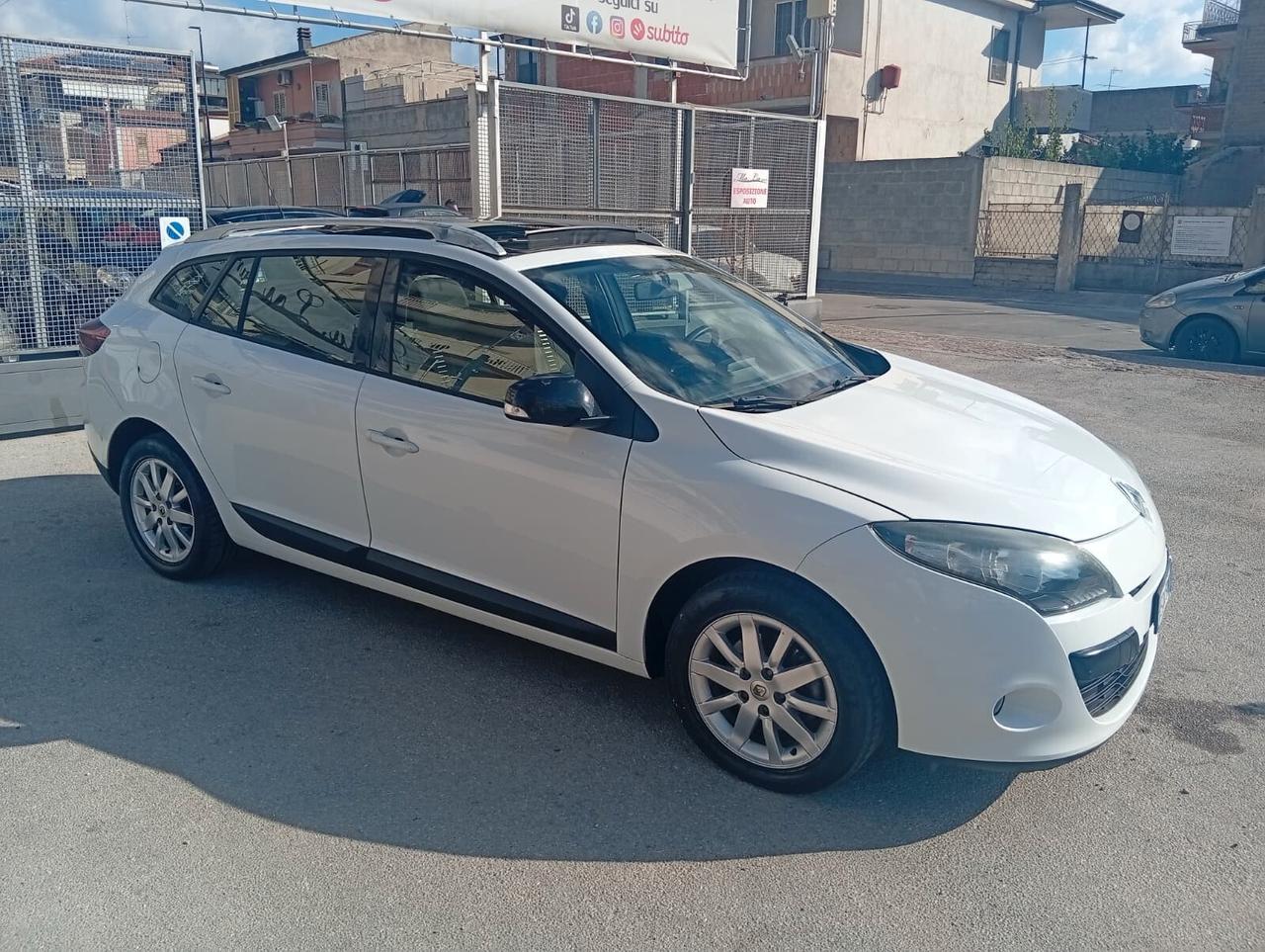 Renault Megane 1.5cc diesel 12 mesi garanzia-2011