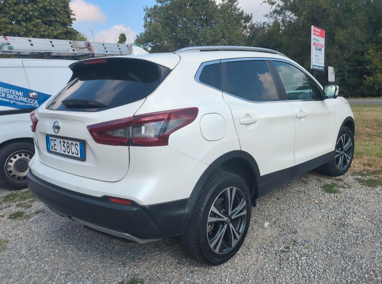 Nissan Qashqai 1.7 dCi 150 CV 4WD CVT N-Connecta TETTO LED TELEC 360 18'