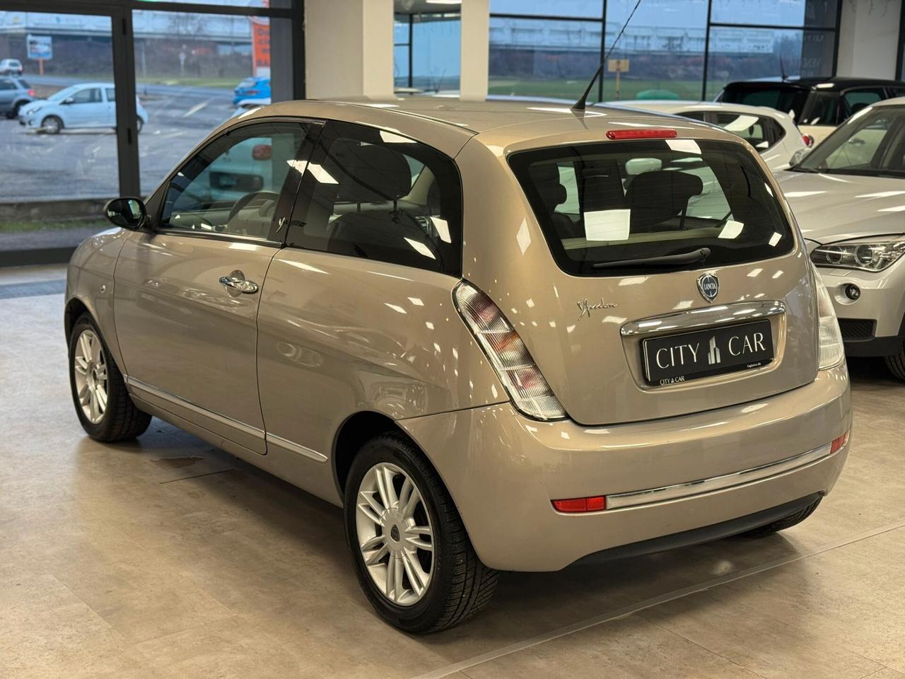 Lancia Ypsilon 1.2 Versus