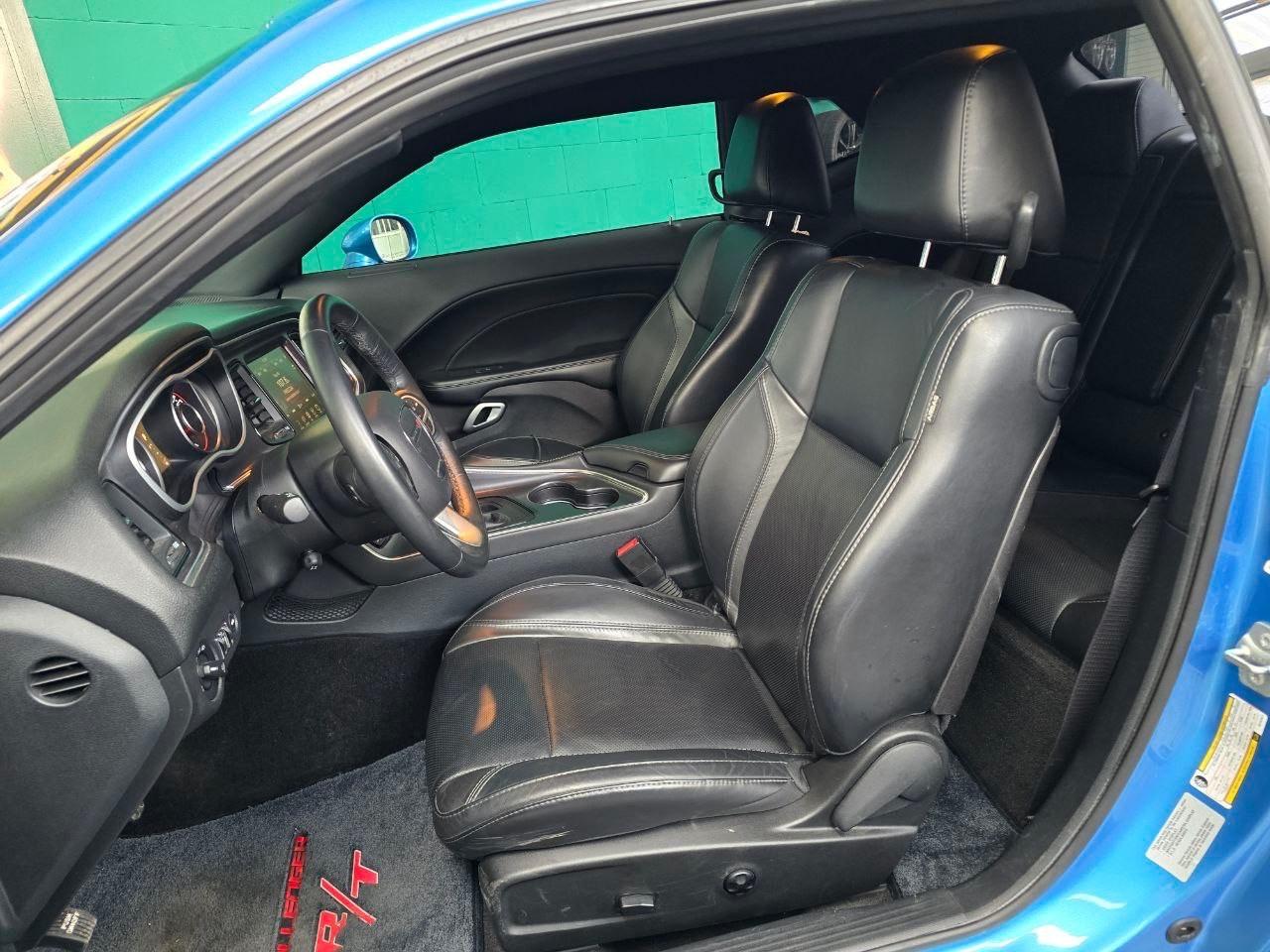 Dodge Challenger 5.7 HEMI V8 *IVA ESPOSTA