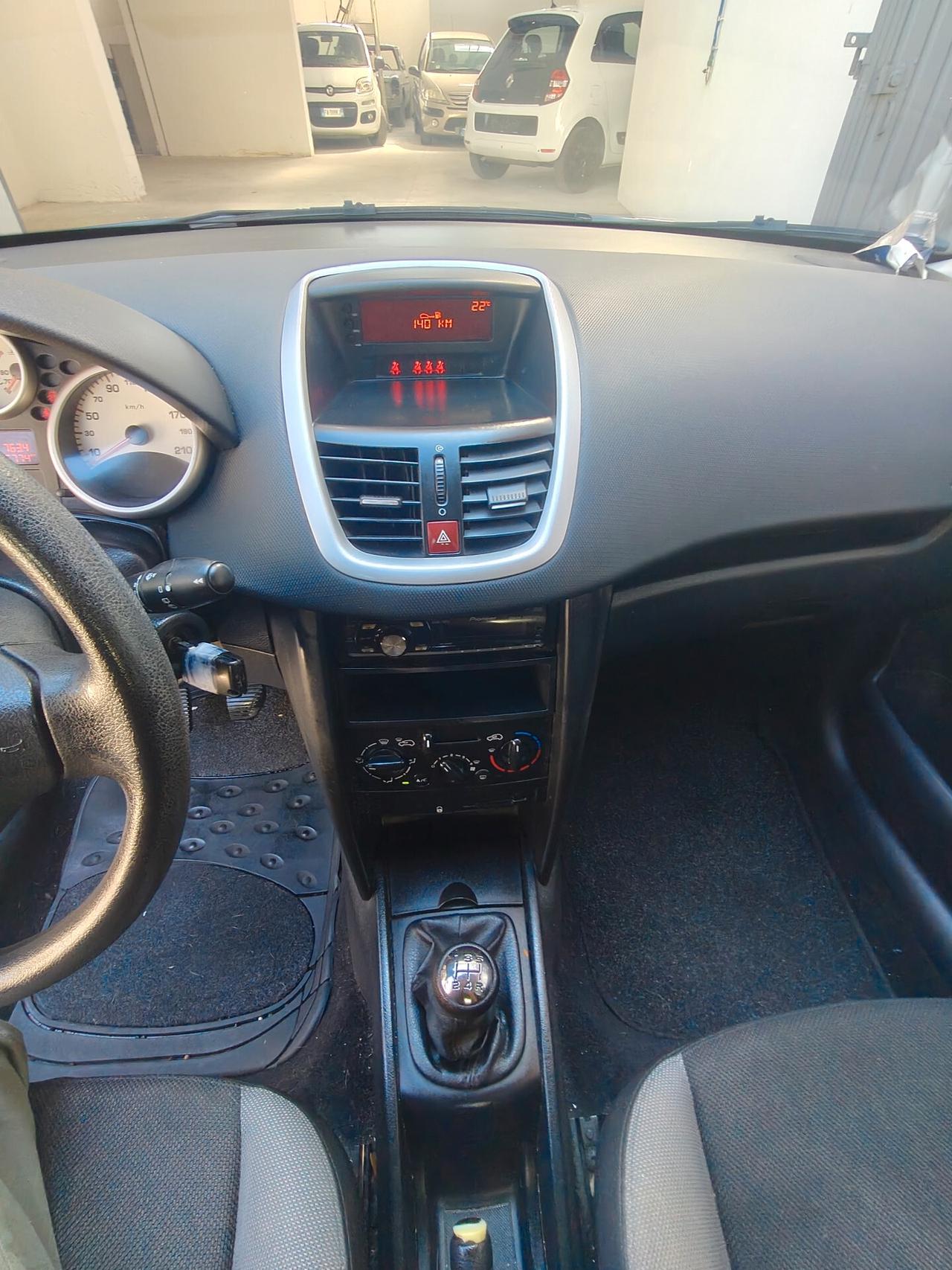 Peugeot 207 1.4 8V 75CV 5p. X Line