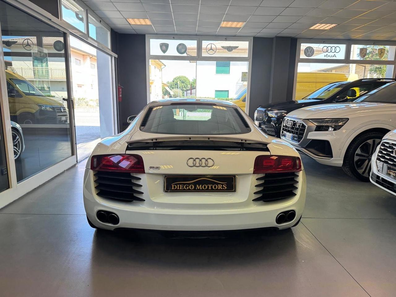 Audi R8 4.2 V8 FSI quattro R tronic