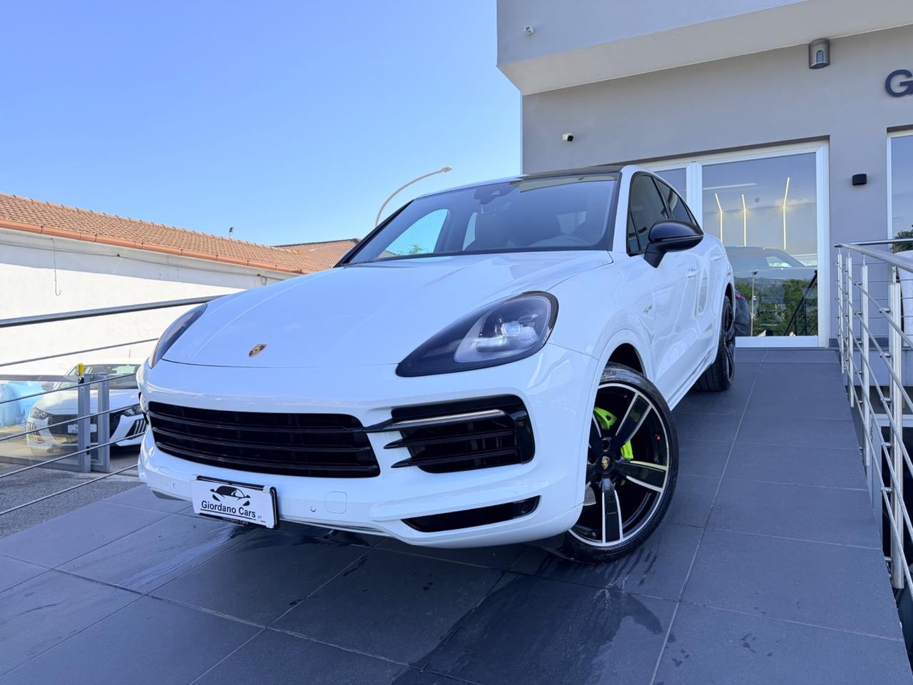 Porsche Cayenne Coupé 3.0 V6 E-Hybrid introvabile