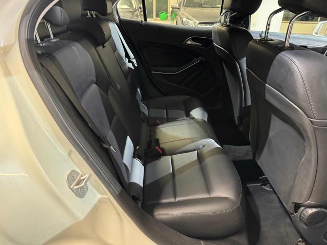 MERCEDES-BENZ GLA 200 CDI Sport
