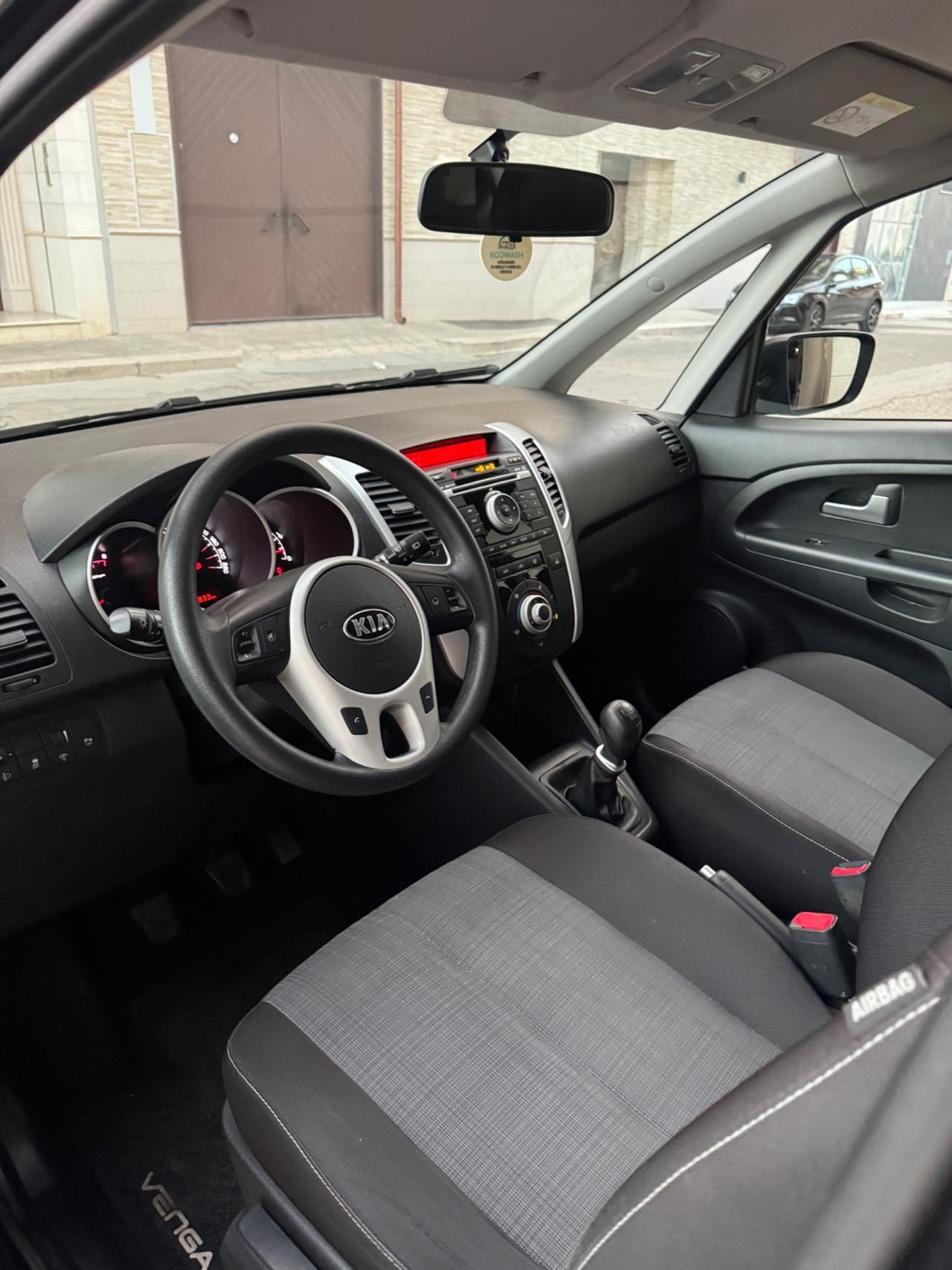 Kia Venga 1.4 CRDi 90 CV S&S High Tech Crossover