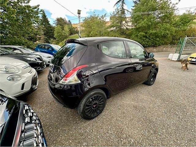 Lancia Ypsilon 1.2 69 CV 5 porte Elefantino
