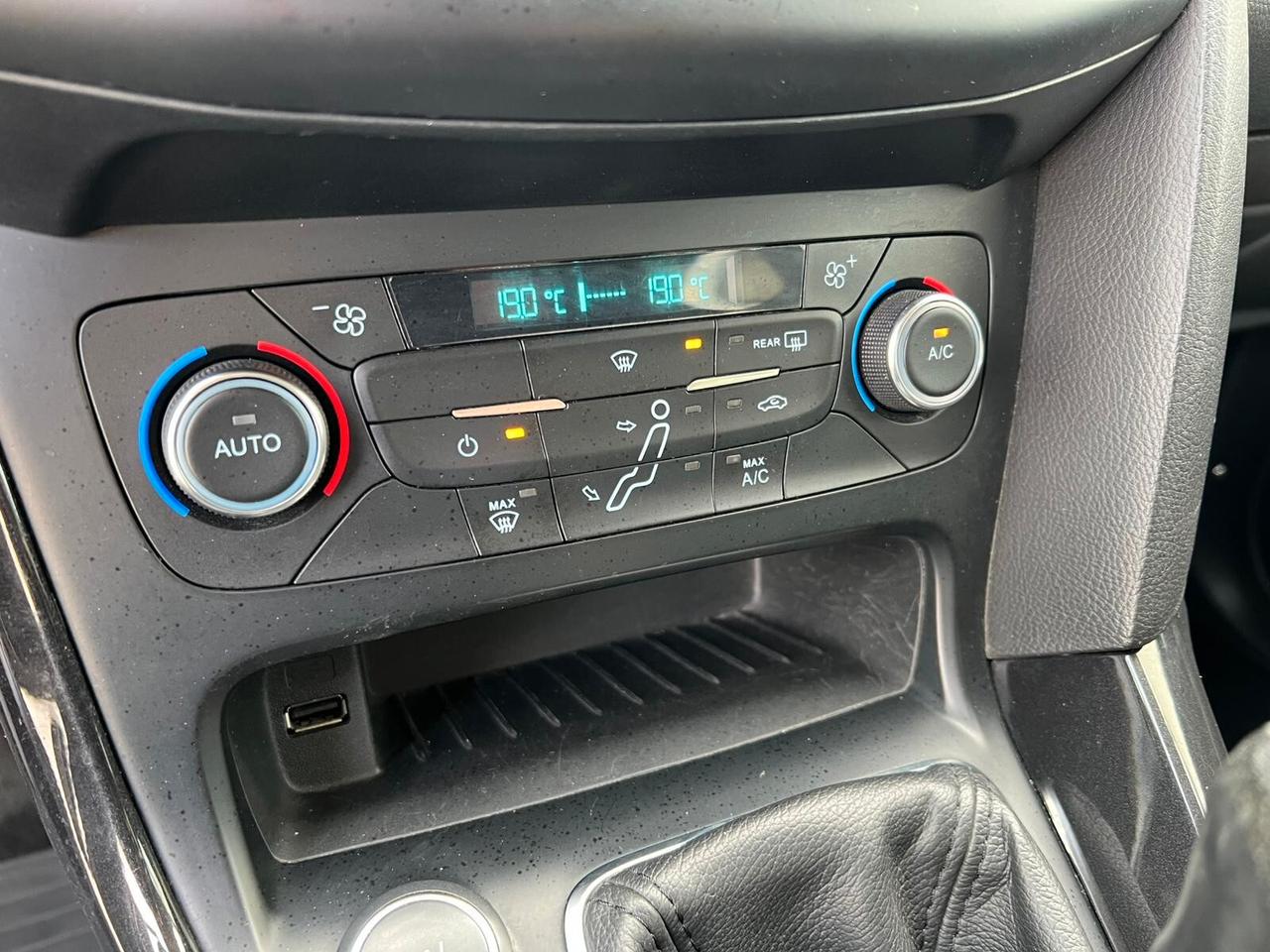 FORD FOCUS 1.5 TDCi 95 CV 2016!!! TITANIUM!!!