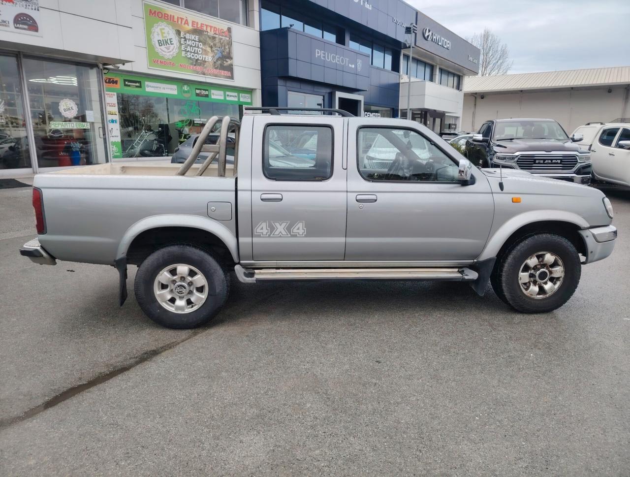 Nissan Pick Up Pick-up 2.5 TD 4 porte Double Cab Navara - 4X4