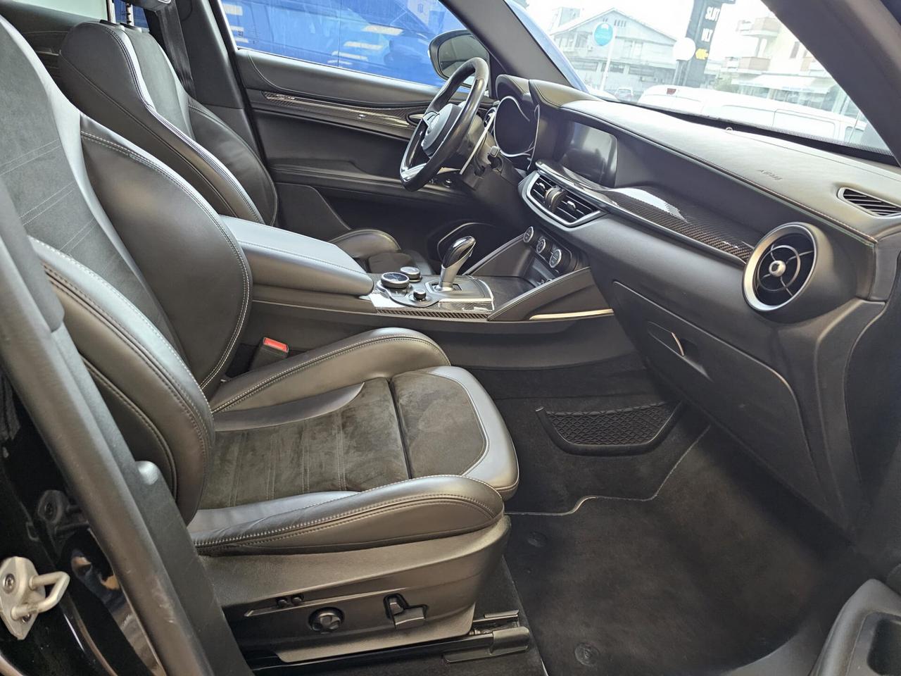 Alfa Romeo Stelvio 2.9 Bi-Turbo V6 510 CV AT8 Quadrifoglio