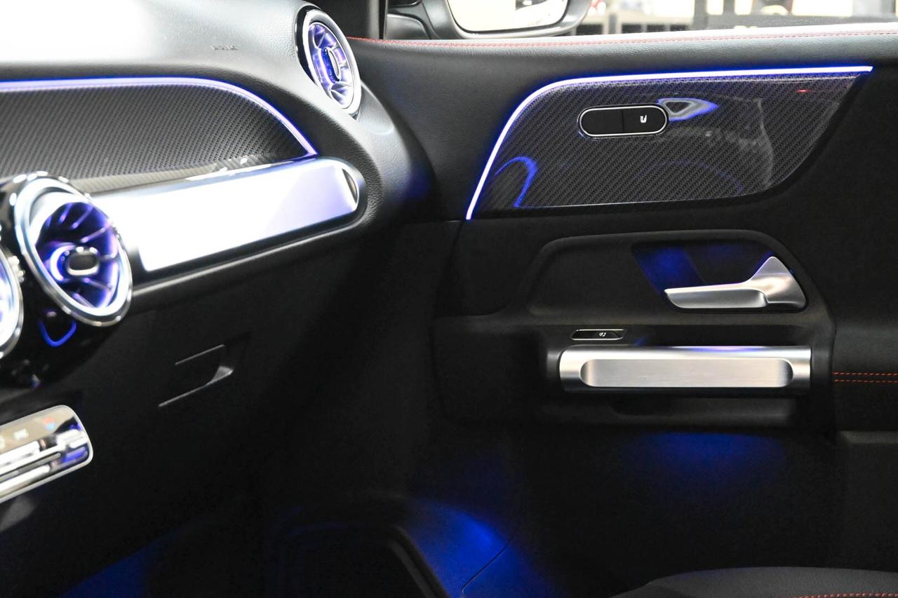 MERCEDES GLB (X247) GLB 200 d Automati...