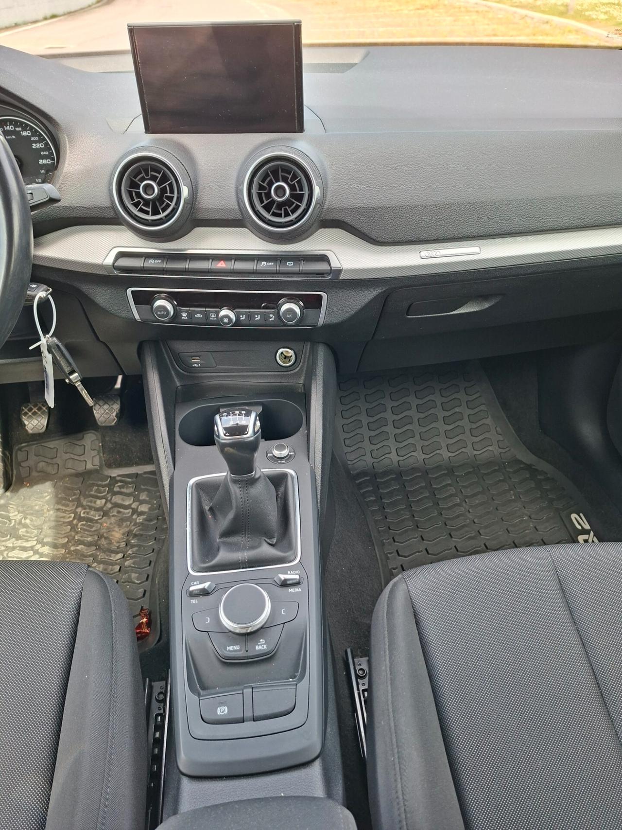 Audi Q2 35 TFSI Business