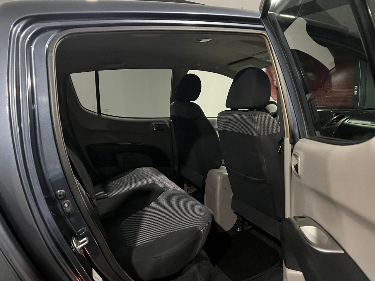 Mitsubishi L200 2.5 DI-D/167CV DoubleCab Warrior LEGGI DESCRIZIONE