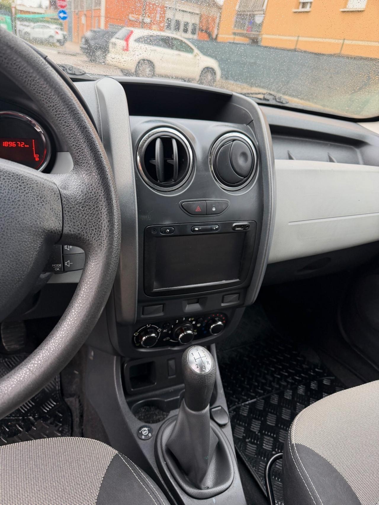 Dacia Duster 1.6 GPL - NEOP. - NAV. - 12 MESI DI GARANZIA -