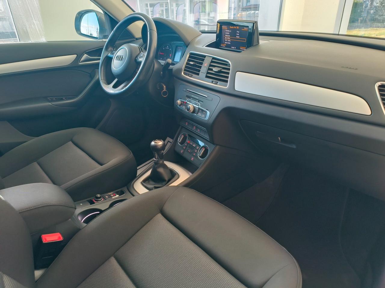 Audi Q3 35 TDI S tronic Business