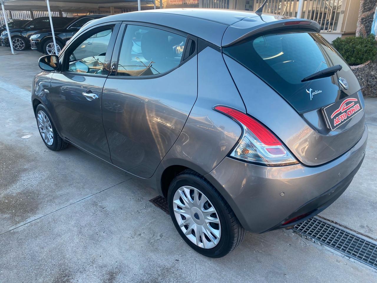 Lancia Ypsilon 1.3 MJT 16V 95 CV 5 porte S&S Silver