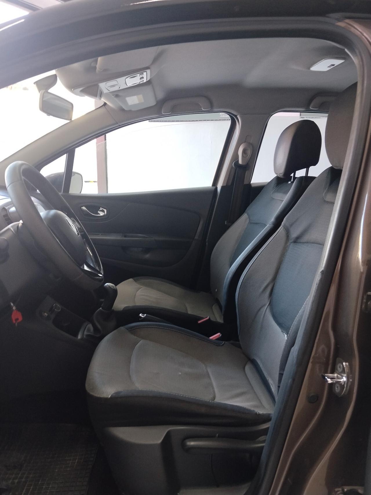 Renault Captur 1.5 diesel 2017 CON GARANZIA
