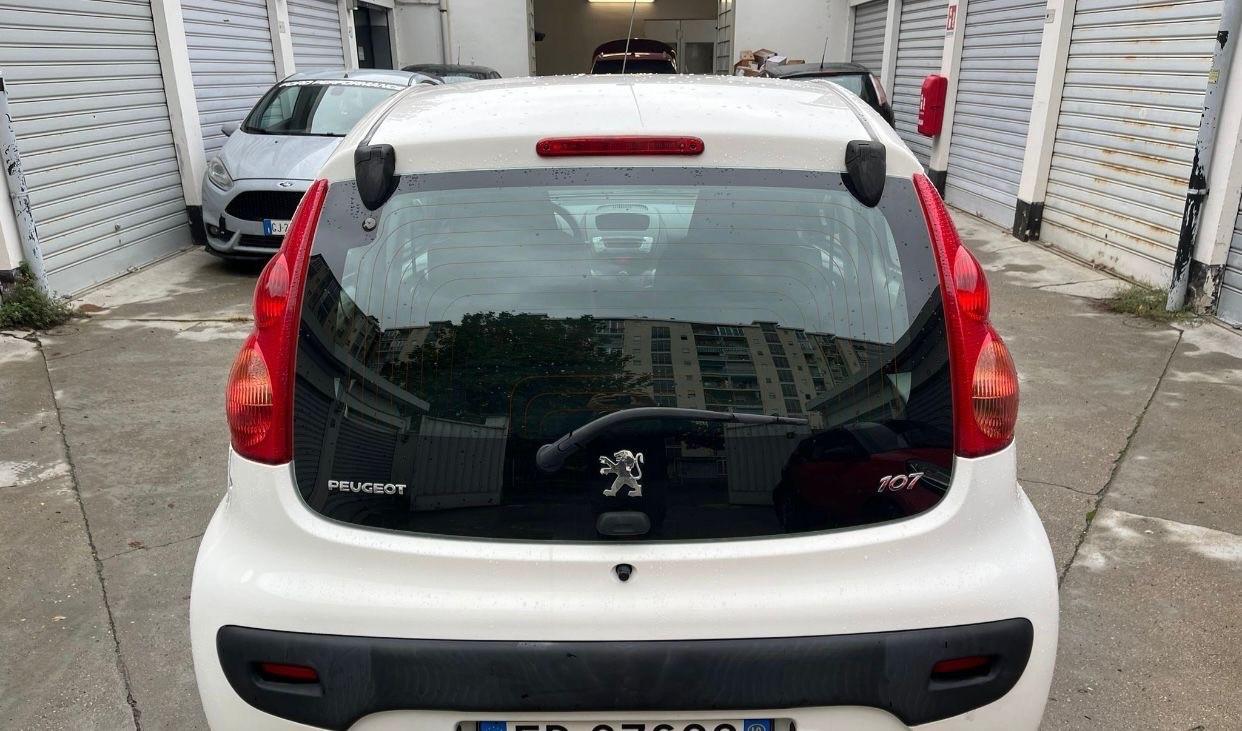 Peugeot 107 1.0 68CV 5p. Plaisir