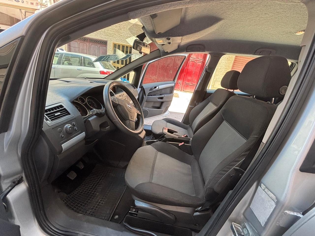Opel Zafira 1.9 CDTI 101CV ** 7 POSTI **