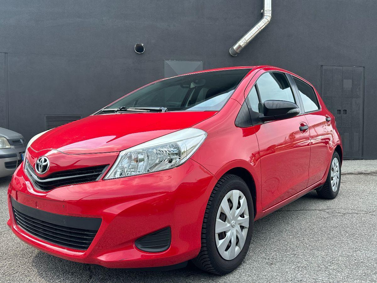 TOYOTA - Yaris - 1.0 5 porte Lounge