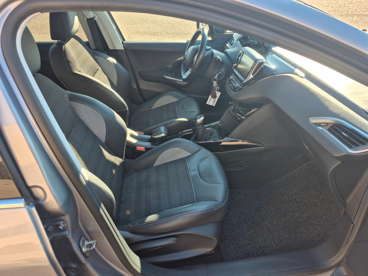 Peugeot 2008 BlueHDi 100 S&S Allure