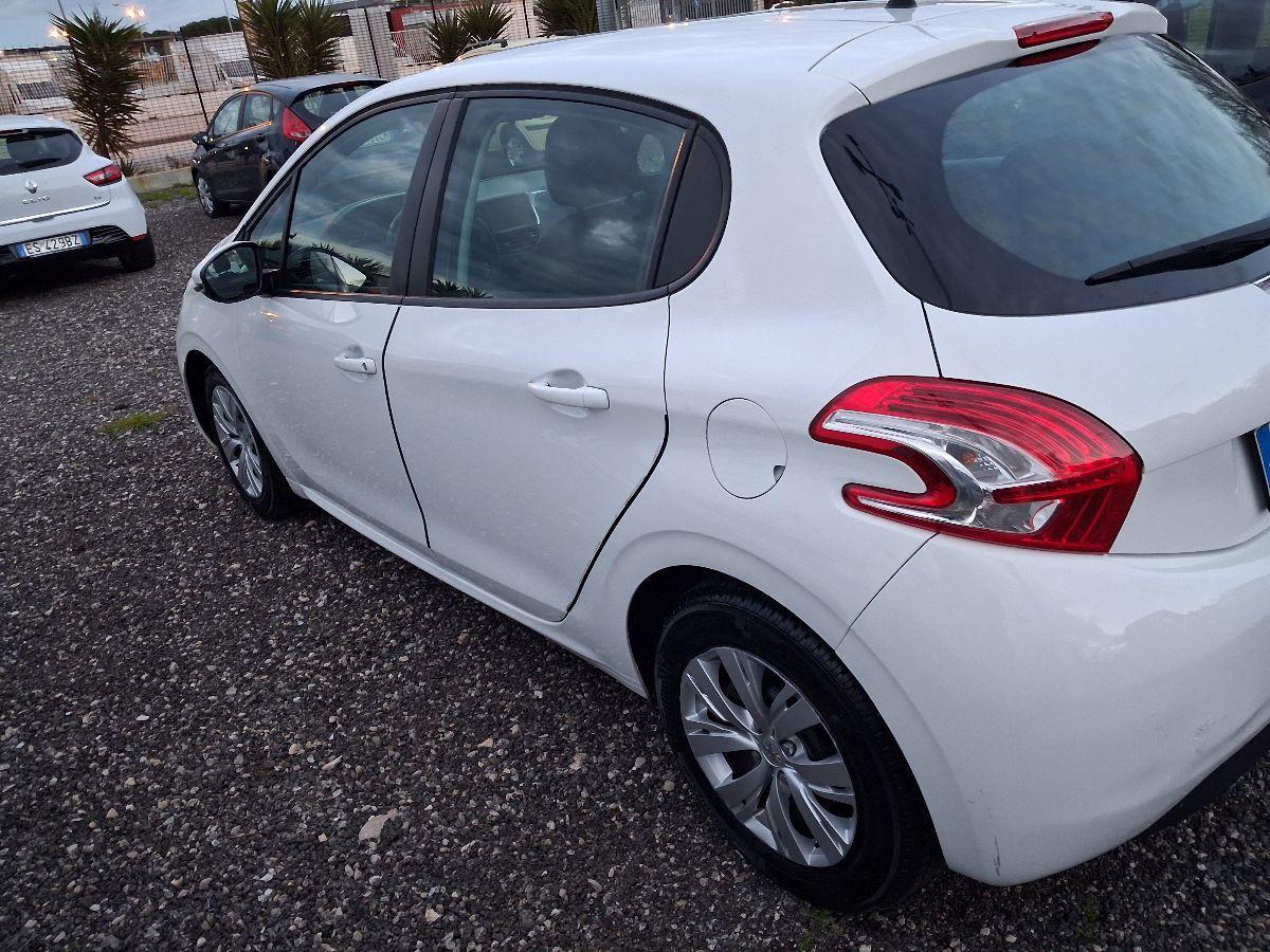 PEUGEOT - 208 - 1.4 HDi 68 CV 5p. Allure