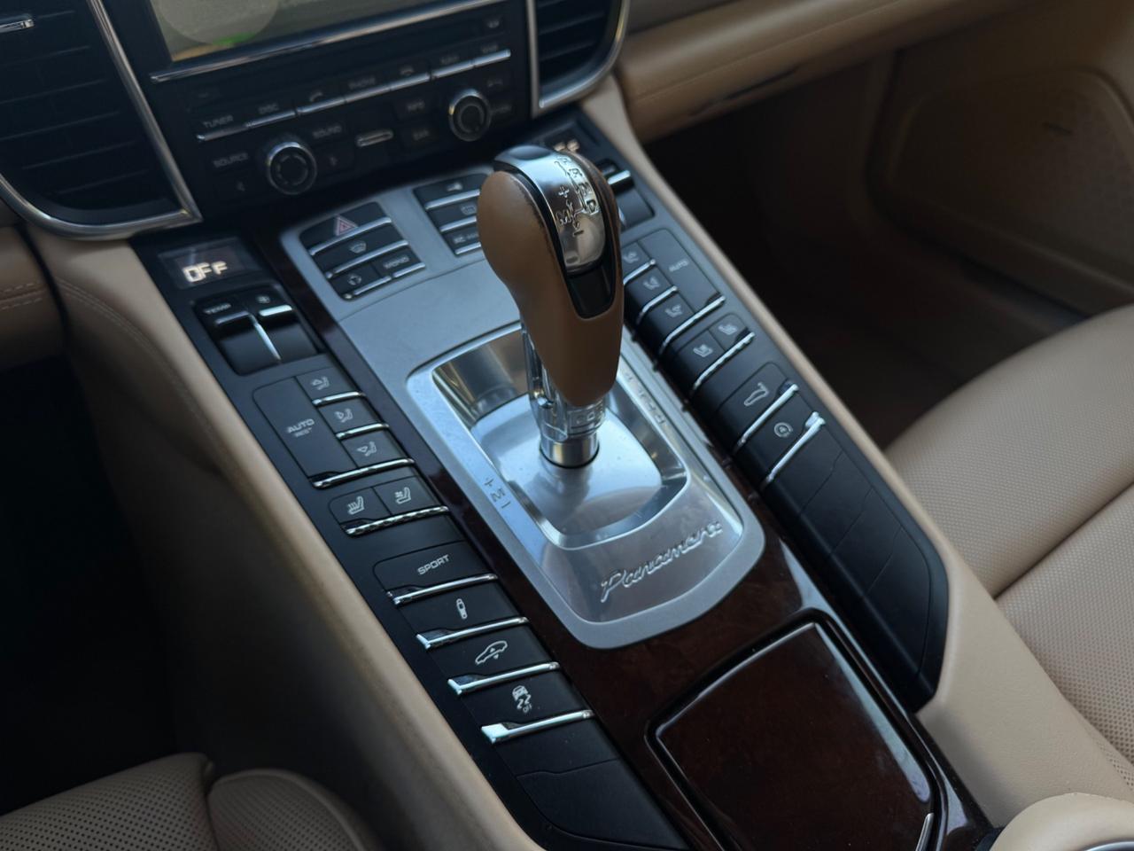 Porsche Panamera 4.8 Turbo – 2010 – 500 CV – Nero