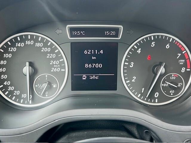 Mercedes-Benz B 180 BlueEFFICIENCY 2012