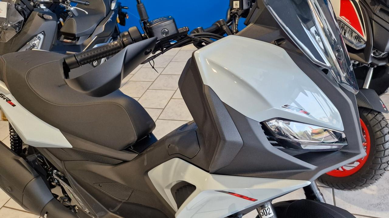 Aprilia SR Max 300 GT 400 ABS EURO 5 +
