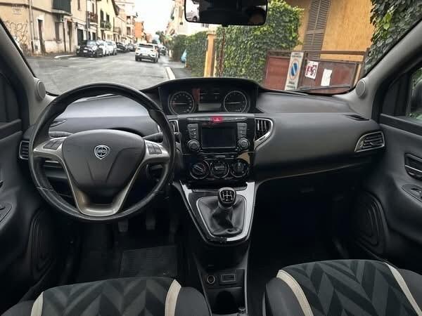 Lancia Ypsilon 1.2 69 CV 5 porte Gold FINANZIABILE