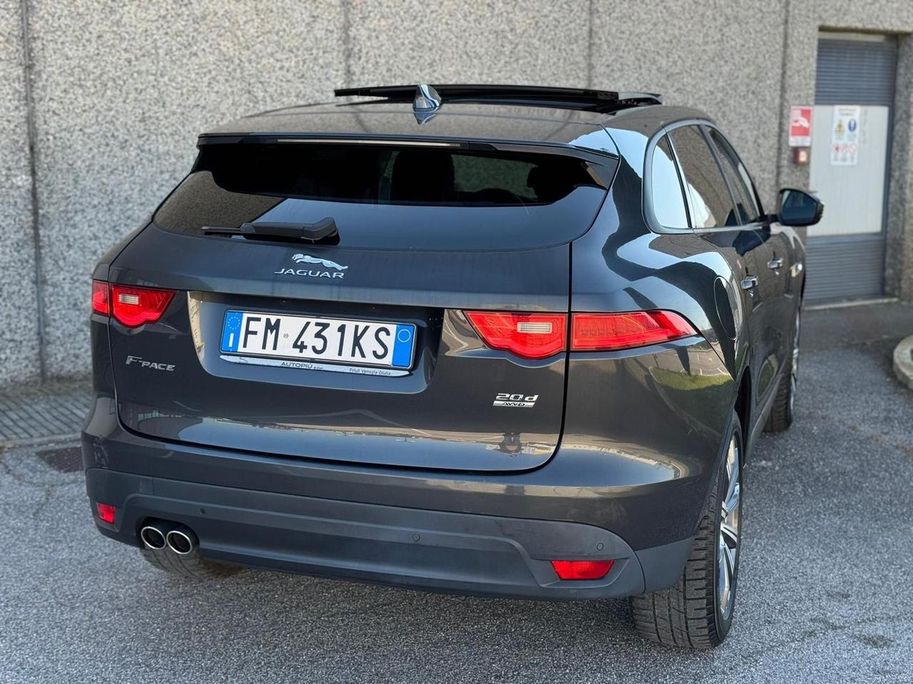 Jaguar F-Pace 2.0 D 180 CV AWD Motore da Controllare