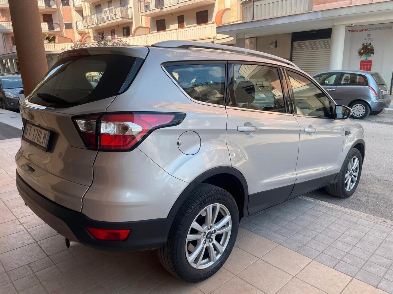 Ford Kuga 2.0 TDCI 120 CV S&S 2WD Powershift TITANIUM