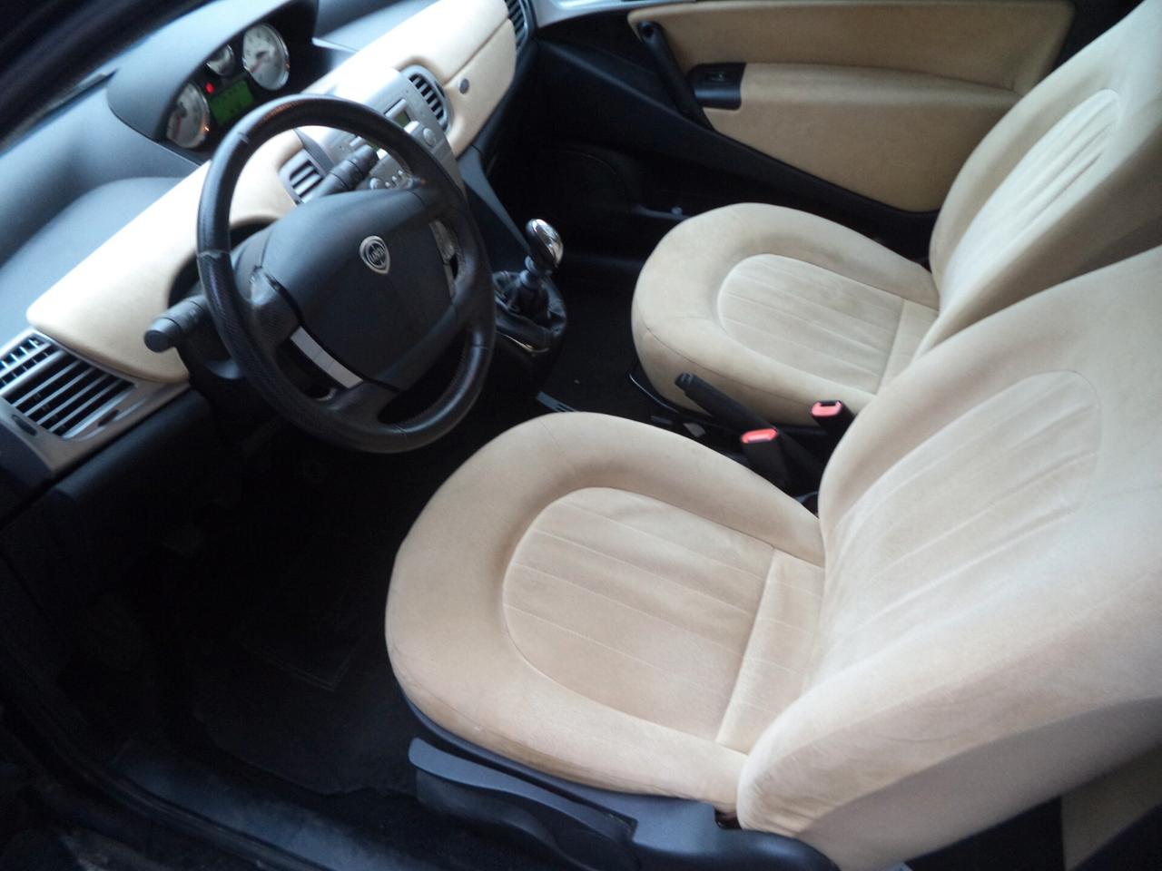 Lancia Ypsilon 1.2 Platino OK NEOPATENTATI 5 POSTI