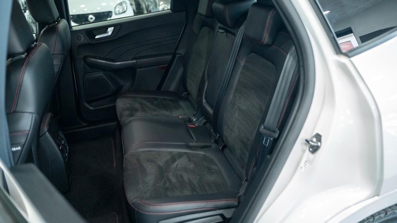 Ford Kuga 1.5 ECOBLUE ST-LINE X 120CV AUTO NAVI ED PELLE FULL OPTIONAL