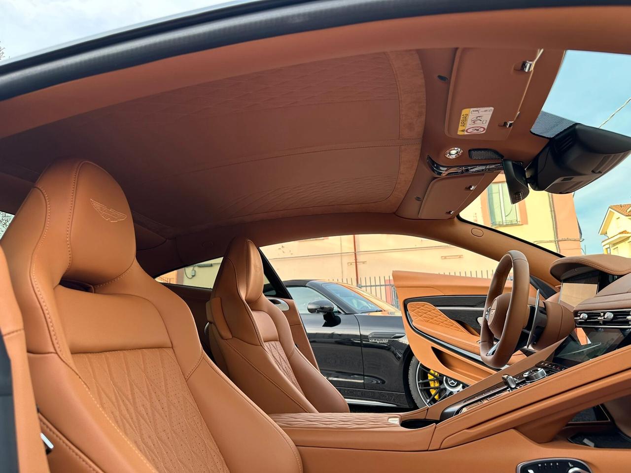 ASTON MARTIN DB12 V8 COUPE 680CV - IVA - GARANZIA ESTESA 2028