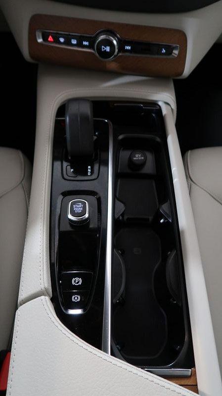 Volvo XC90 Plug-In Hybrid T8 AWD Plug-in 7p R. Inscr. Expr.