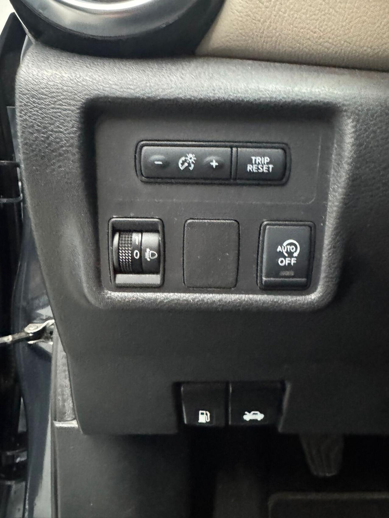 Nissan Micra IG-T 92 5 porte Tekna