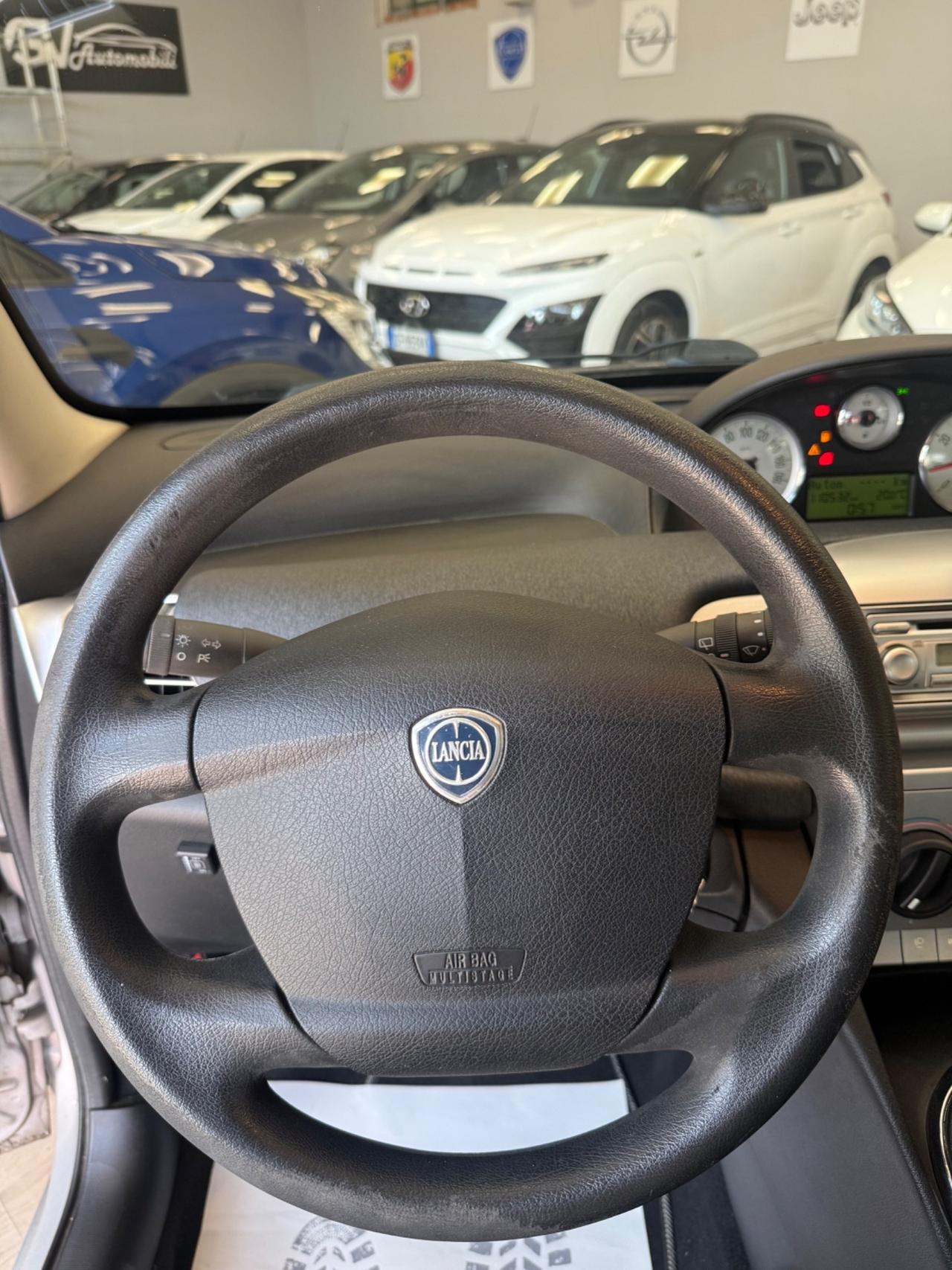 Lancia Ypsilon 1.4 Platino Ecochic GPL