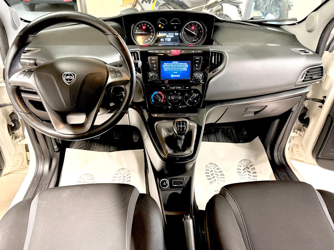 Lancia Ypsilon 1.2 69 CV 5 porte Gold