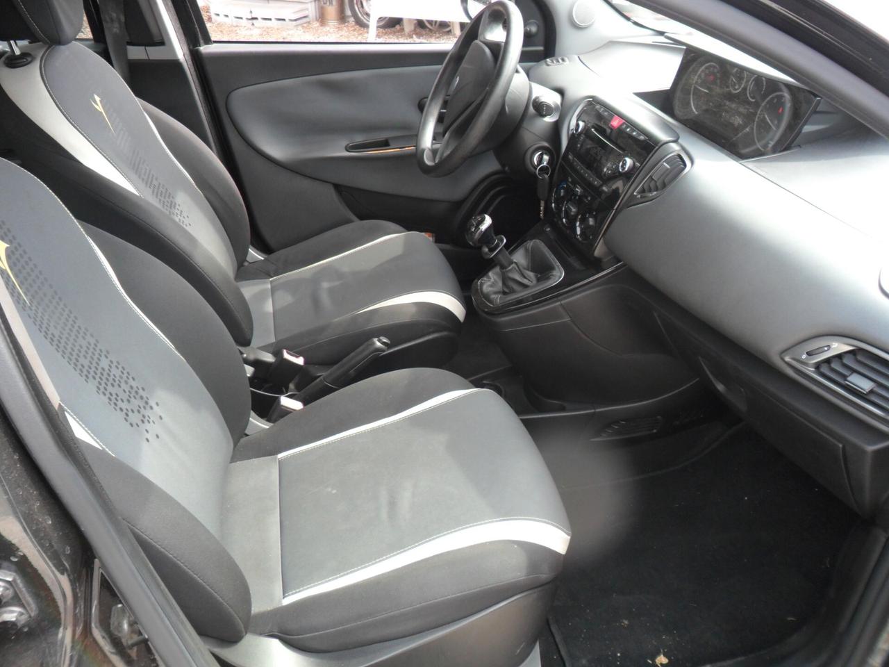 Lancia Ypsilon 1.2 69 CV 5 porte GPL Ecochic Gold GPL