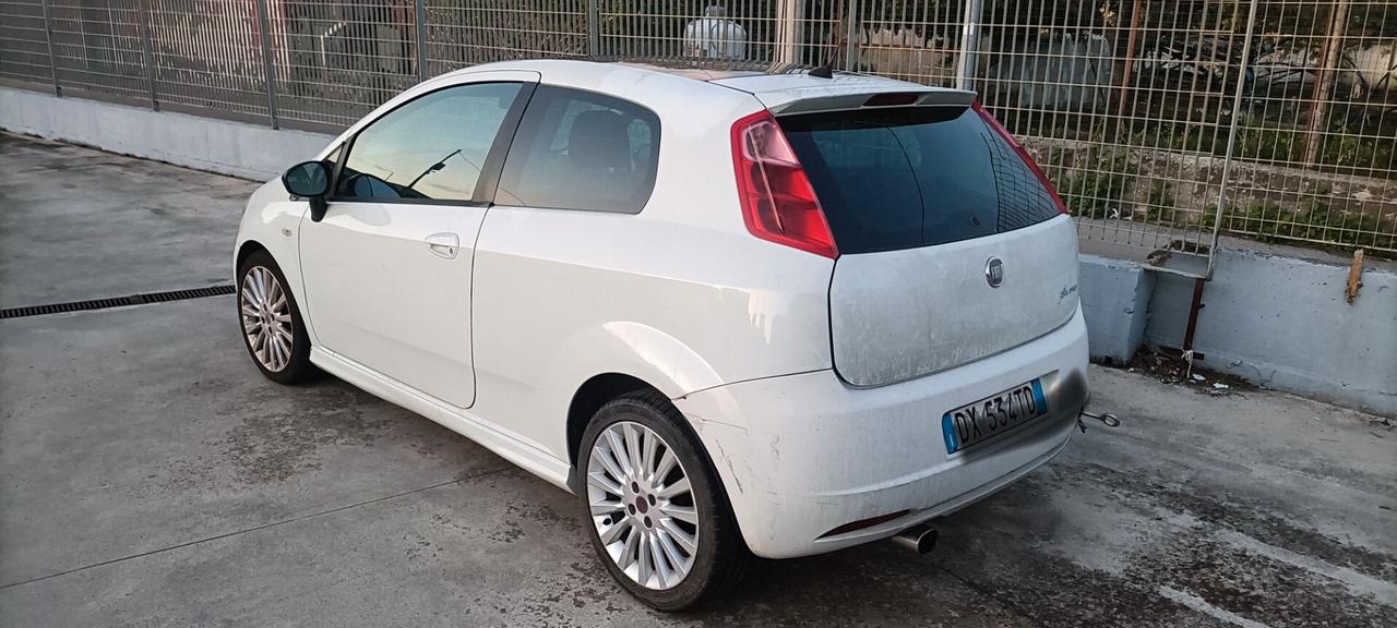 Punta sport Motore rotto Fiat Grande Punto 1.3 MJT 90 CV 3 porte Sport