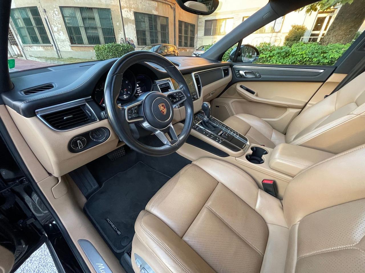 Porsche Macan -- 2.0 #7143