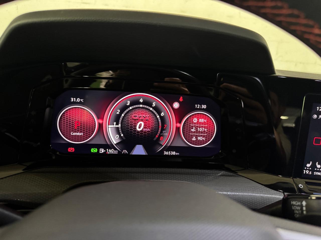 Volkswagen Golf GTI 2.0 TSI DSG PANO/DCC/MATRIX