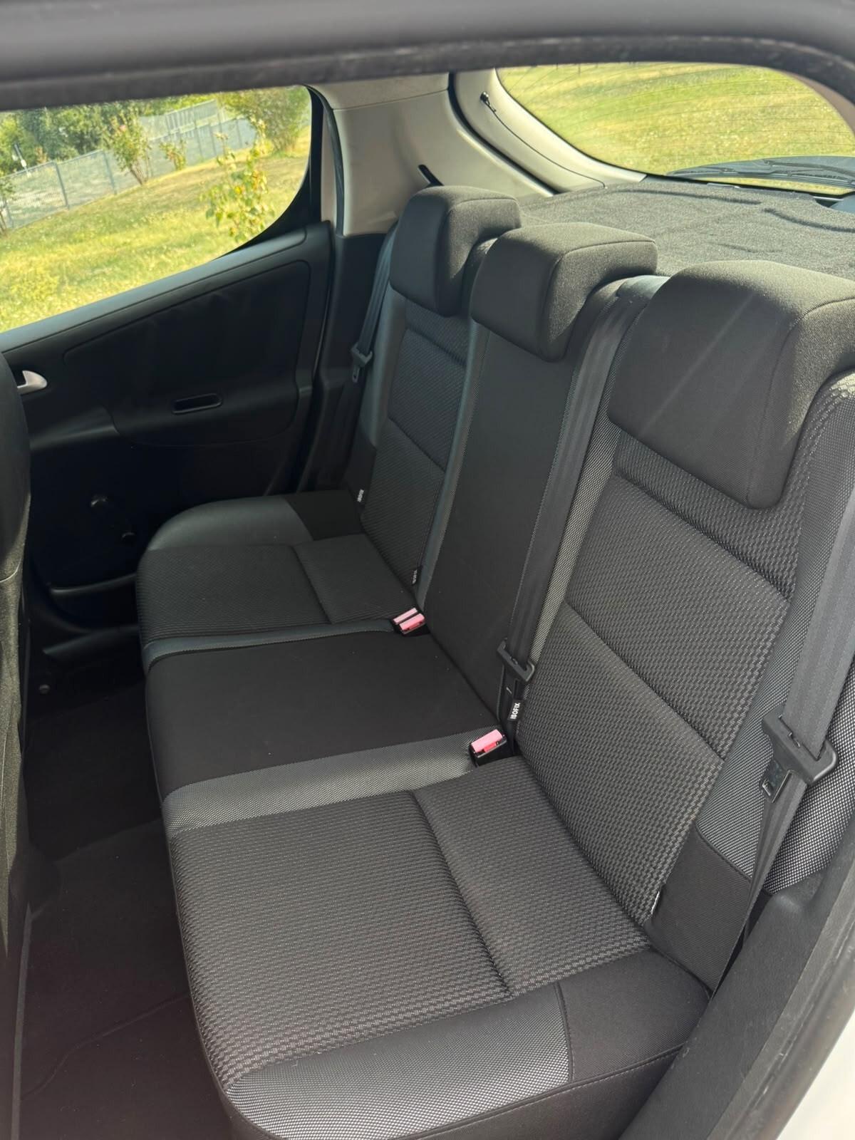 Peugeot 207 1.4 HDi 70CV 5p. Active