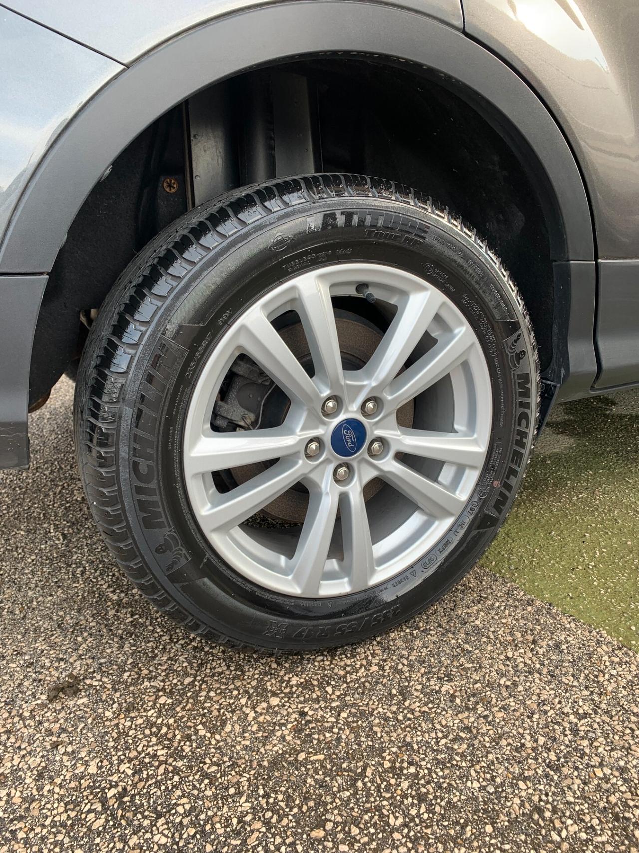 Ford Kuga 2.0 TDCI 120 CV S&S 2WD Powershift Business